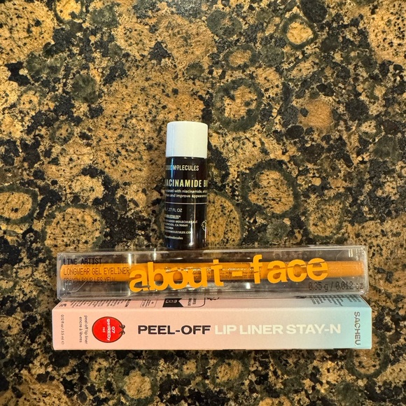 Makeup - Picture 2 of 8